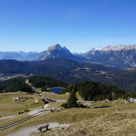 Tyrol فندق سيفيلد ان تيرول