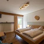 Tyrol Hotell