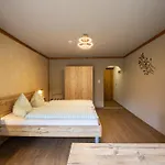 Hotell Tyrol 3*